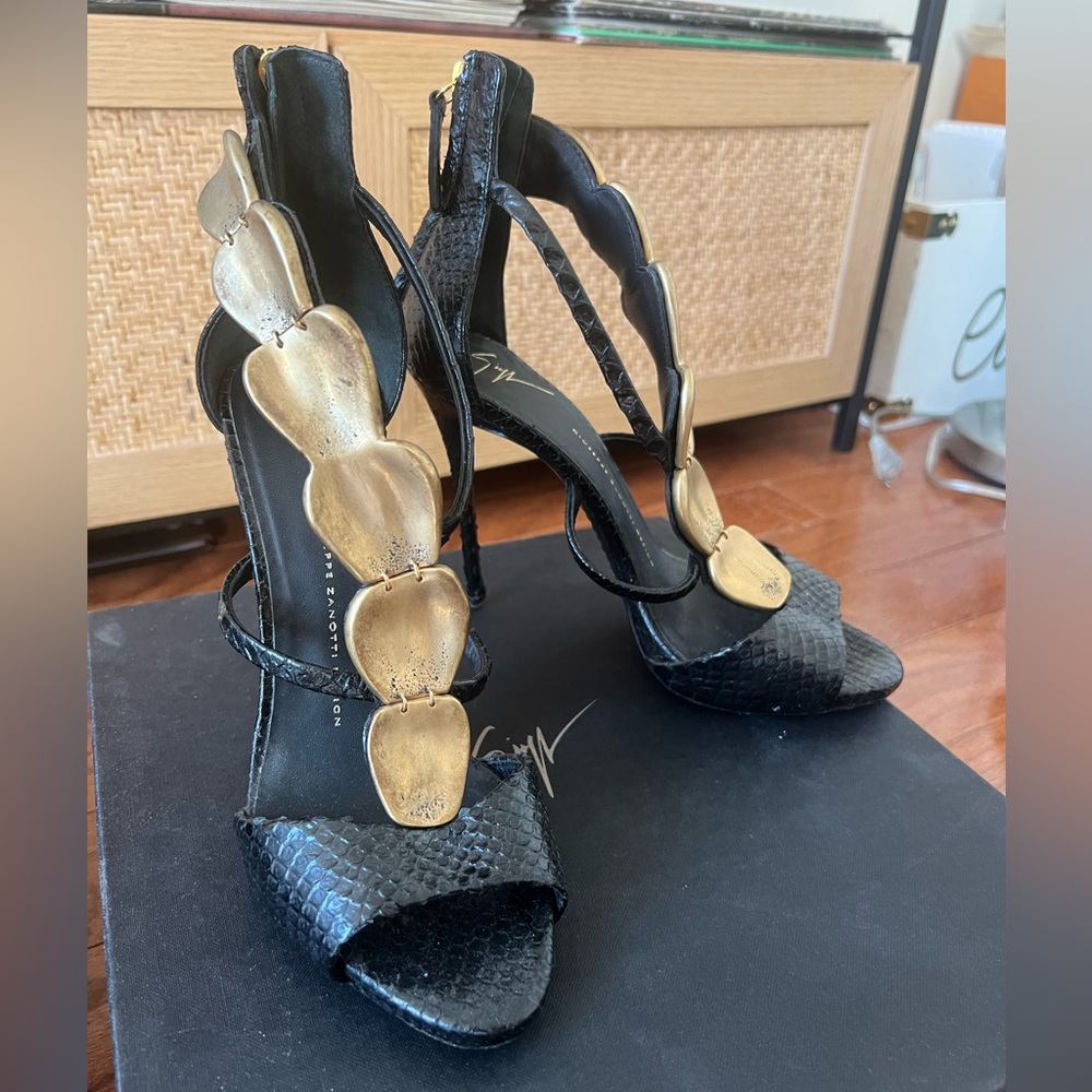 Giuseppe Zanotti Snakeskin Heels (38.5)
